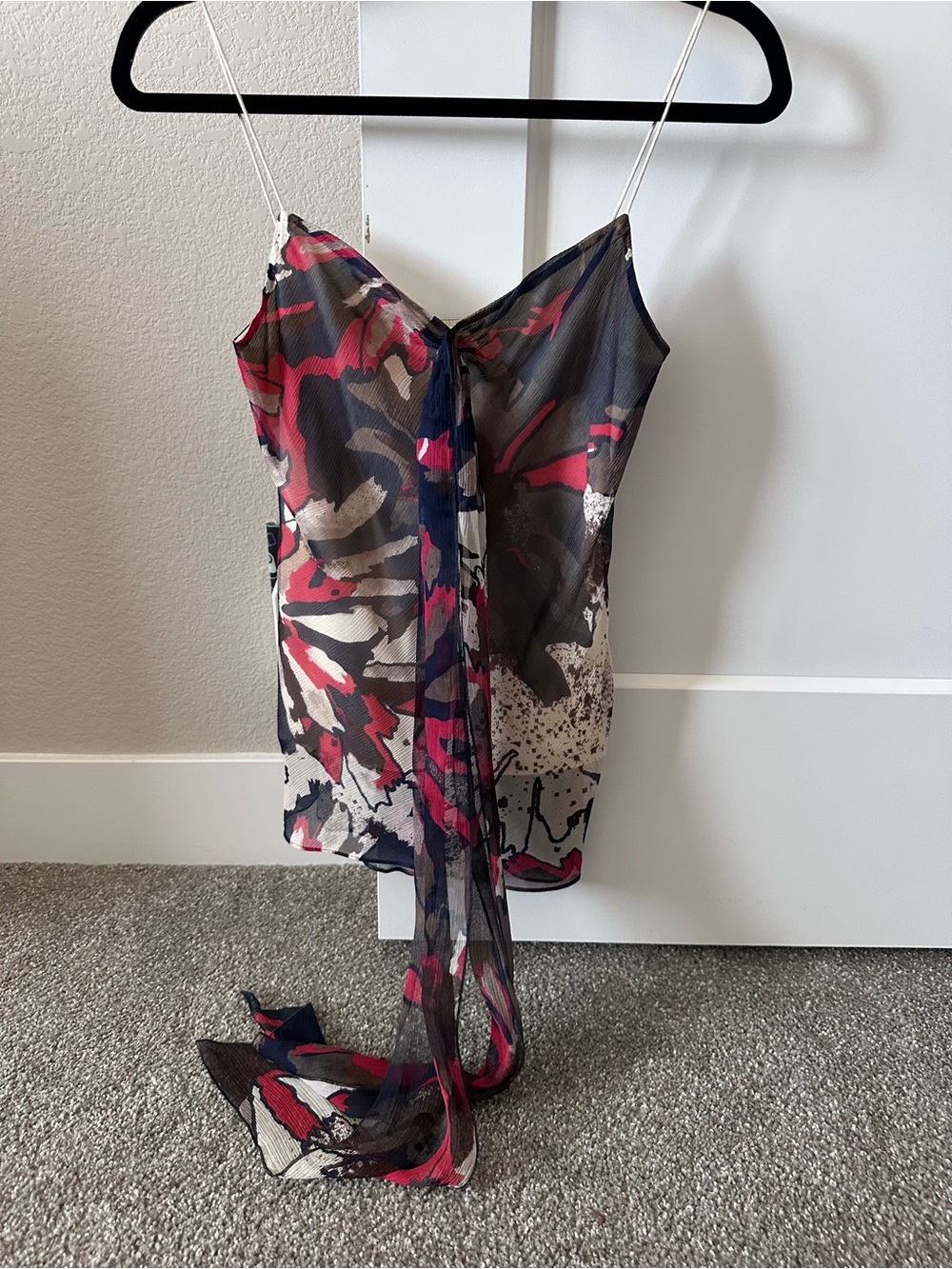 Diane von Furstenberg DVF 100% Silk Abstract Print Scarf-Tie Camisole – Size 2
